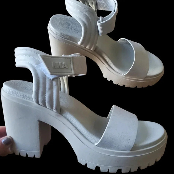MIA WOMANS IVELISSE CHUNKY Y2K PLATFORM SANDALS, SIZE 8 - Picture 4 of 5